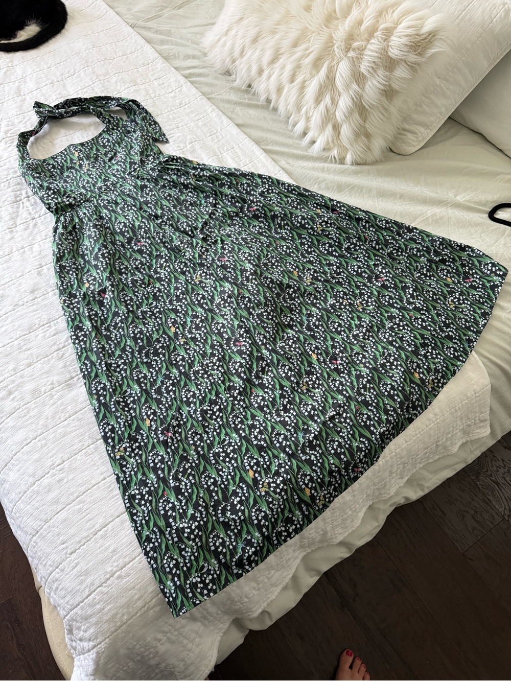 Hill House Home Fleur Midi Dress in the Lily of the Valley Black pattern - Picture 3 of 16